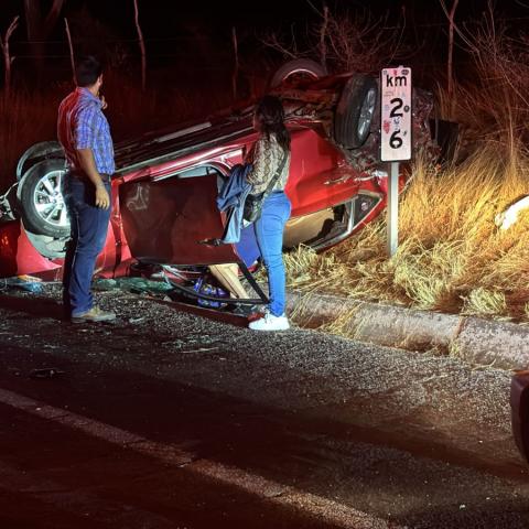 Volcadura deja cuatro lesionados sobre la carretera 70 poniente