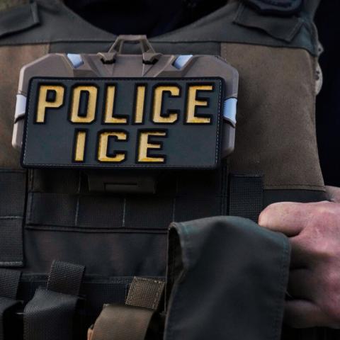 Bebé de dos meses con bronquitis es deportado a México junto a su madre