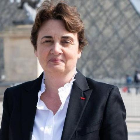Laurence des Cars renuncia como presidenta del Museo del Louvre