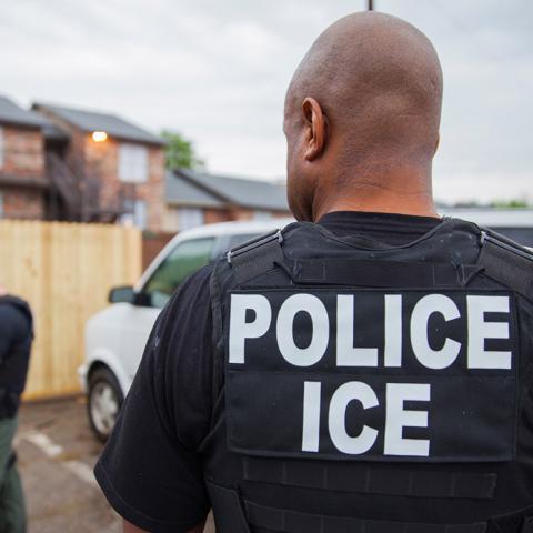 Gobierno de Trump anuncia el retiro de 700 agentes migratorios en Minnesota tras acuerdo con autoridades