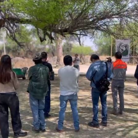 Ciudadanos resguardan La Pona 