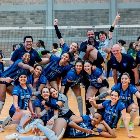 Leonas 1-3 Gigantes