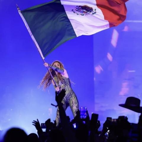 Shakira rompe récord de asistencia en el Zócalo de la Ciudad de México con memorable concierto 