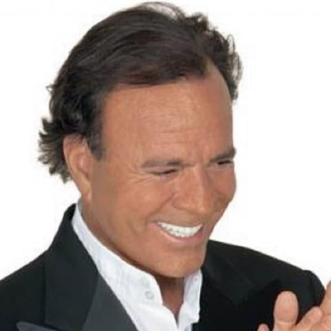 Julio Iglesias demanda a diario español por "montaje periodístico"