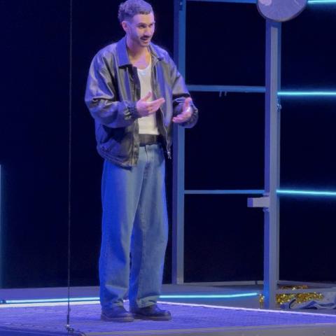 Alejandro Speitzer agradece al público de Aguascalientes por asistir a su función de "Cruise"