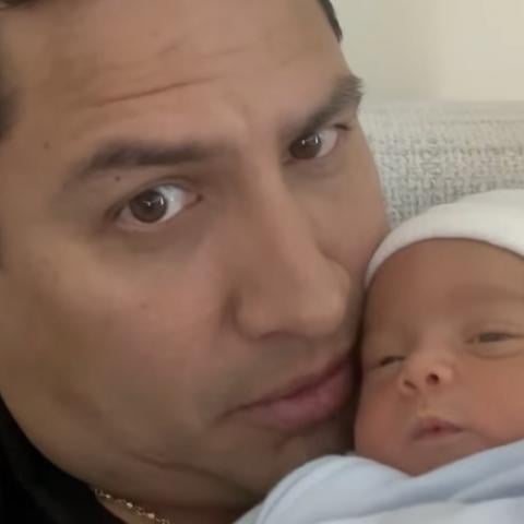 Julión Álvarez anuncia el nacimiento de su tercer hijo