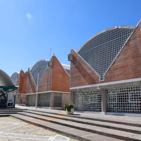 Aprende inglés, japonés, barber o maquillaje gratis en la Casa del Adolescente