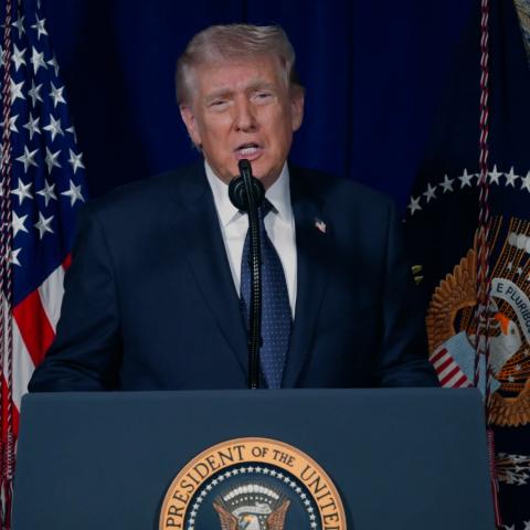 Estados Unidos anuncia la destrucción del cuartel general de Irán; Trump prevé cuatro semanas de operaciones militares 