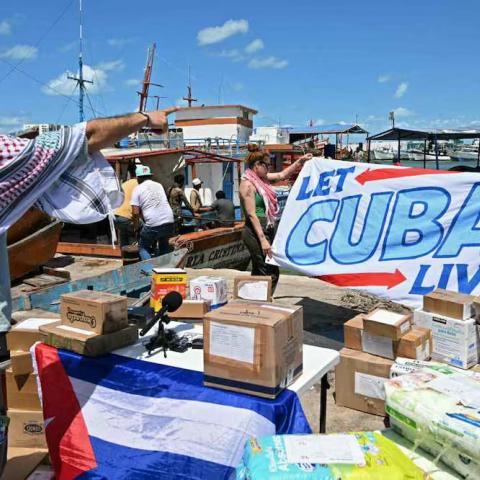 Ayuda humanitaria a Cuba
