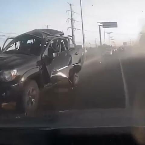 Camioneta explota en Estado de México; reportan muerte de presunto líder criminal