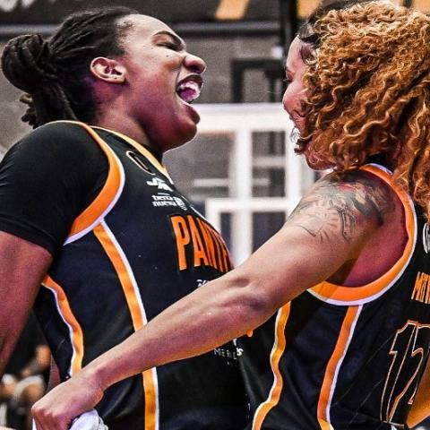 Panteras 91-77 Adelitas