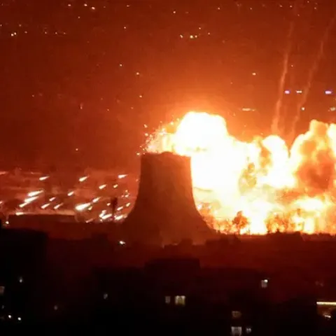 Trump minimiza el alza del petróleo por haber atacado a Irán