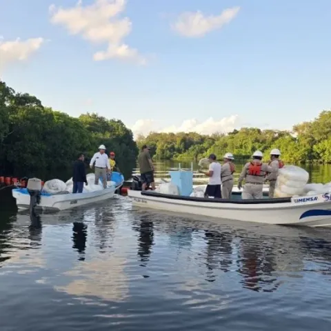 Pemex admite contaminación en el río Seco tras incendio en la refinería de Dos Bocas que dejó cinco muertos
