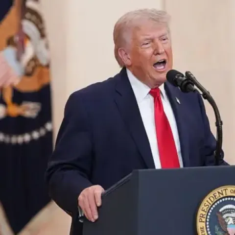 Trump insiste en enviar tropas a Irán si no hay acuerdo por Ormuz