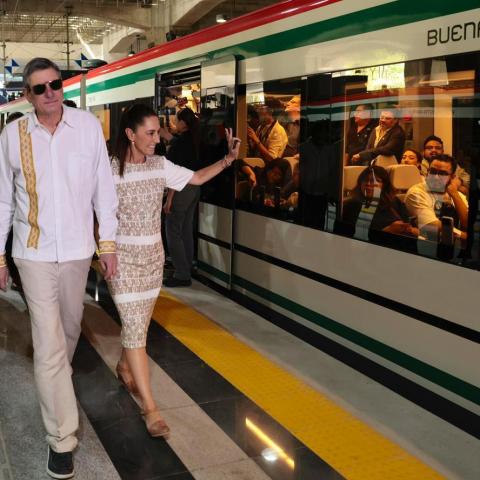 Sheinbaum inaugura tren que va de la Ciudad de México al AIFA