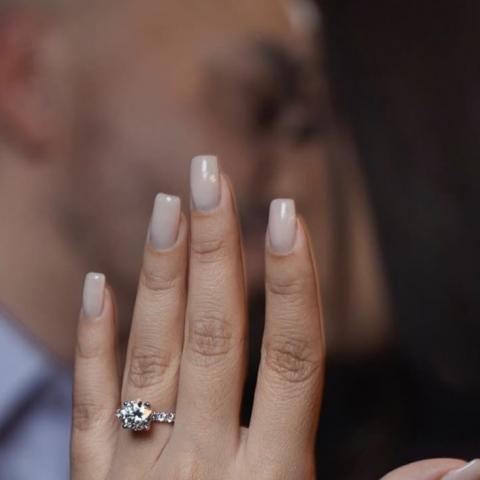 ¡Se nos casa Lupillo! El cantante se compromete con su novia Taina