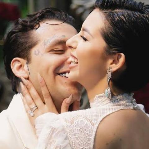 Christian Nodal confirma que su boda con Ángela Aguilar ha sido pospuesta 
