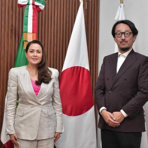 Tere Jiménez con director de JICA 