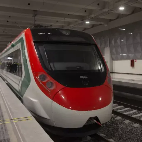 Gobierno de Sheinbaum compra Tren Suburbano