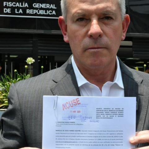 Diputado panista denuncia a Ebrard ante la FGR por uso indebido de recursos públicos