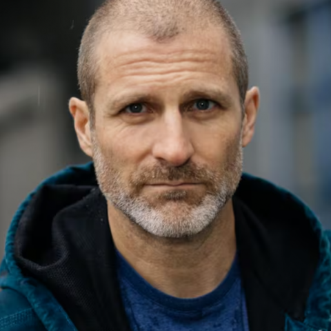Encuentran sin vida a Stewart McLean, actor de “Arrow”; policía investiga posible homicidio