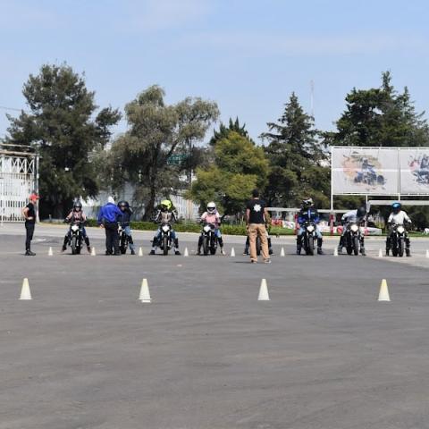 Escuela para Motociclistas 
