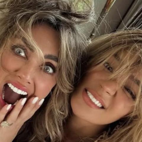 Karol G envía detalle de cumpleaños a Anahí 