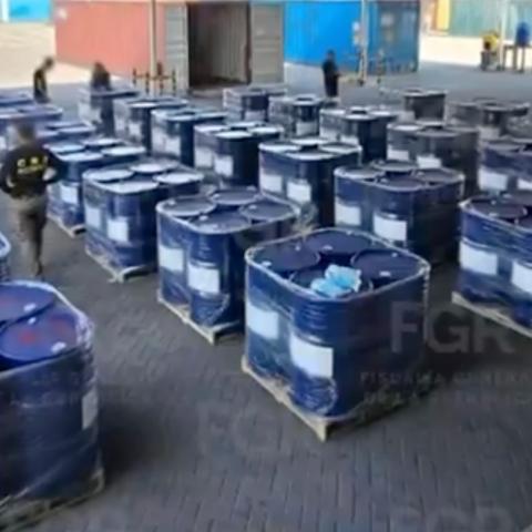 Aseguran 54 mil litros de precursores químicos en Manzanillo