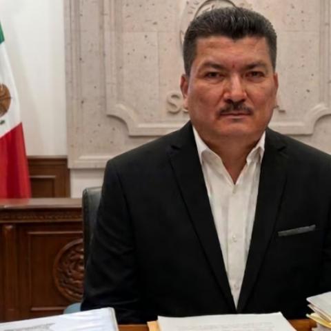 Exjefe policíaco de Sinaloa no se entregó a Estados Unidos; desmiente en un video