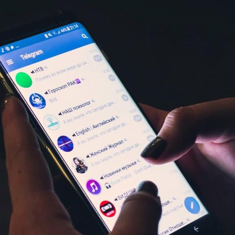 Identifican chats que distribuyen contenido sexual sin autorización; C5i ha eliminado 18 de ellos