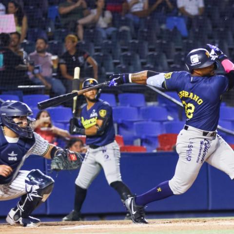 Sultanes 4-2 Rieleros