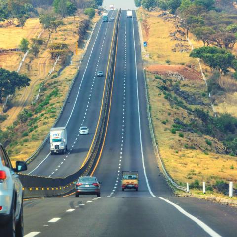 Asaltos carreteros han disminuido en 30% durante 2026, asegura CANACAR