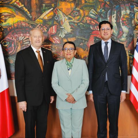 Funcionarios de México y Estados Unidos