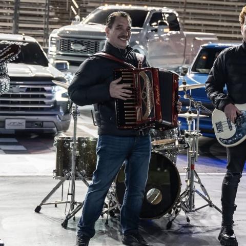 Los Alegres del Barranco se pronuncian a favor de los corridos