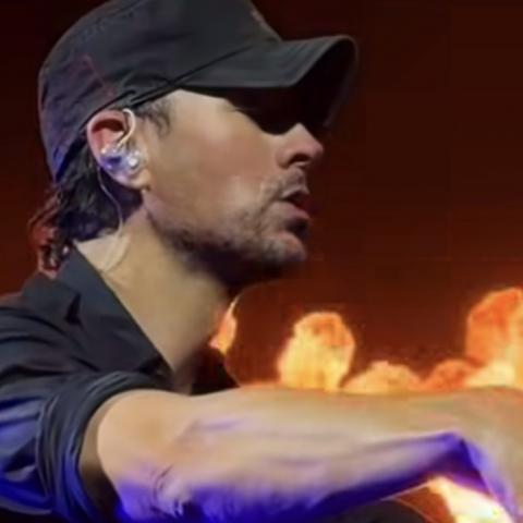 Enrique Iglesias reunió a más de 100 mil personas en el fan fest de Monterrey
