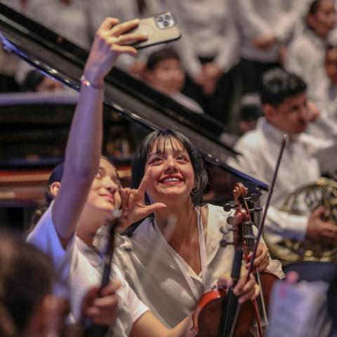 Invitan a niñas, niños y adolescentes a formar parte de la Orquesta y Coro Esperanza Azteca