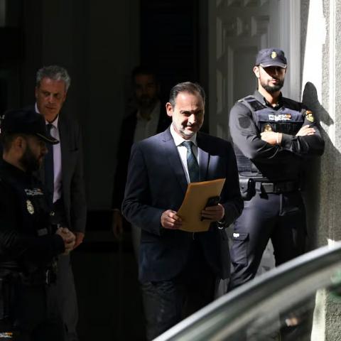 Condenan a exministro de Transporte a 24 años de cárcel en España
