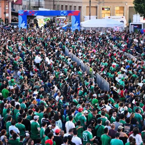 Miles acudieron al Gigante Fan Zone para ver triunfar al tricolor contra Chequia