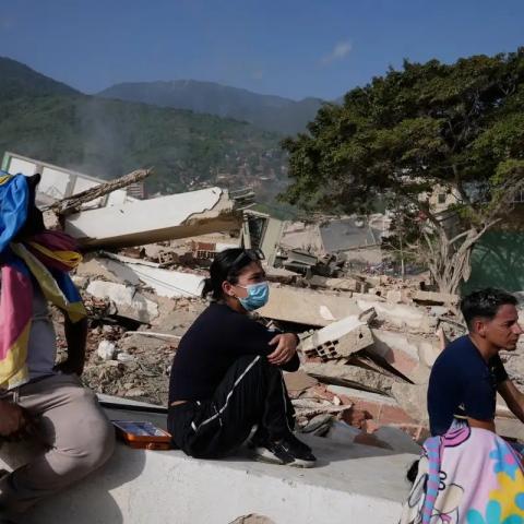 Sheinbaum sostiene llamada con Delcy Rodríguez tras sismos en Venezuela