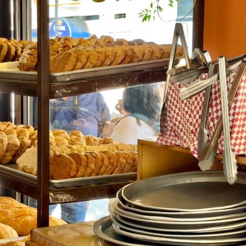 Por lluvias, panaderos reportan incremento en ventas de hasta el 30%