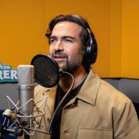"Nunca pensé que volvería a cantar": Alfonso Herrera anuncia que será "El gato con sombrero"