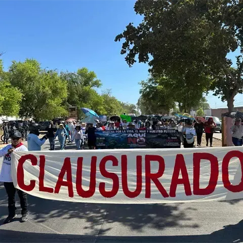 Ciudadanos marchan contra planta de amoniaco en Topolobampo, Sinaloa