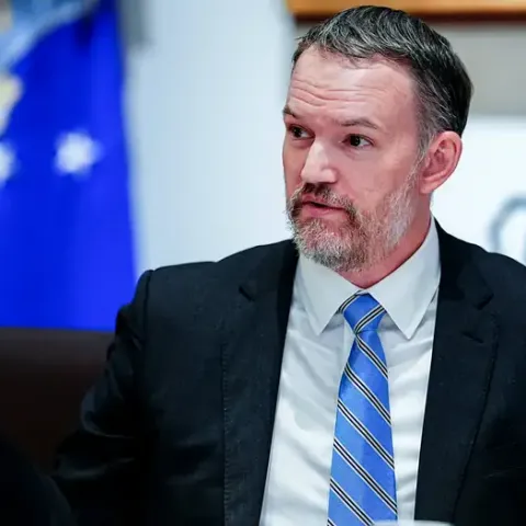 EE. UU. prepara nuevos aranceles para 60 países