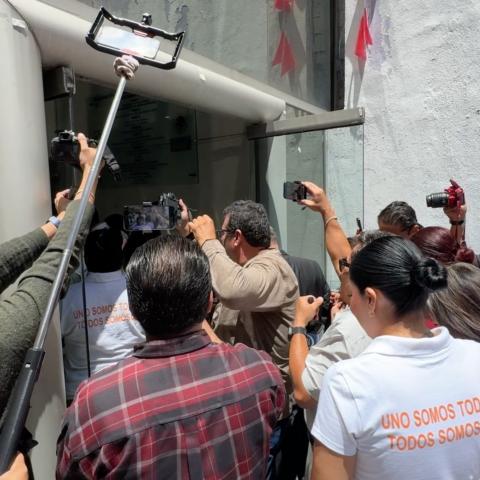 Irrumpe SNTE en edificio del ISSSTE Aguascalientes; exigen inclusión en diálogo con autoridades