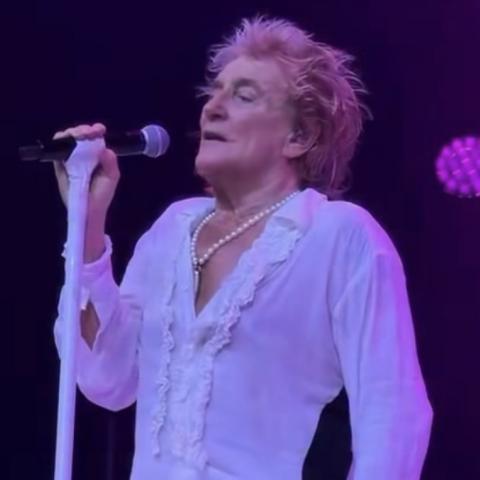 Cancela Rod Stewart sus próximos conciertos por procedimiento cardiaco 
