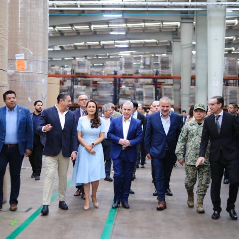 Inaugura Tere Jiménez nueva línea de producción en la empresa microcart