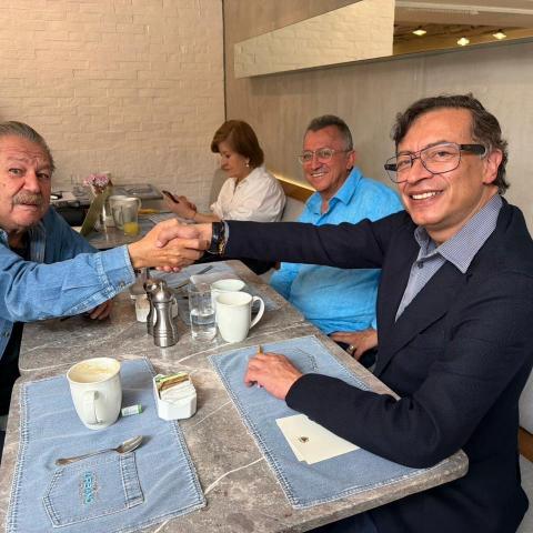 Paco Ignacio Taibo II y Gustavo Petro