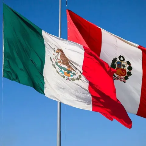 México y Perú reanudan las relaciones diplomáticas después de meses de ruptura