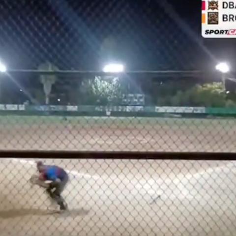 (VIDEO) Ataque armado desata el pánico en un juego de sóftbol en Sonora