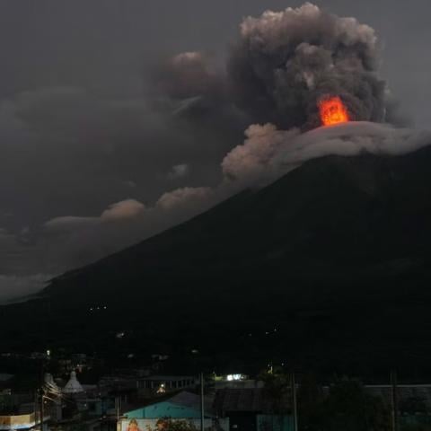 Guatemala: emiten alerta por erupción de Volcán de Fuego y evacúan personas